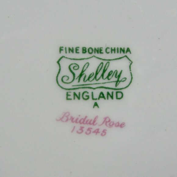 Shelley Bridal Rose Dinner Plate 10 7/8" Oleander Shape China Floral Rose Buds - Picture 7 of 7